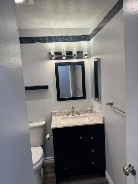Building Photo - 4855 Bella Pacific Row