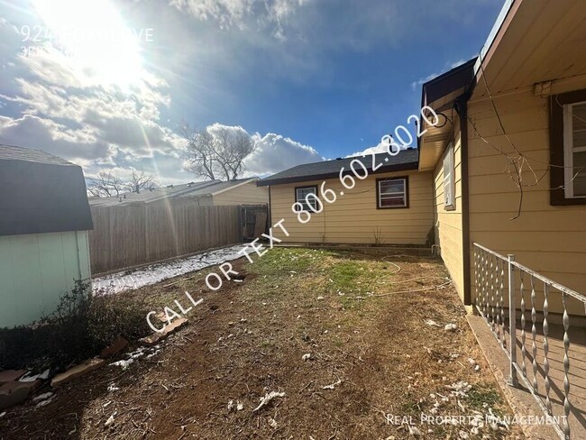 Building Photo - Large, private 3 bed 1 bath home