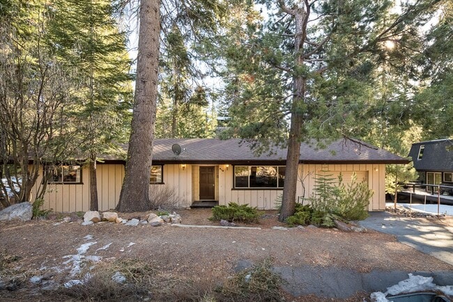 Building Photo - 418 Agate Rd