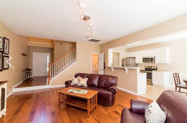 Open floor plan - 217 Brushy Creek Ln