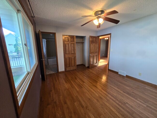 Building Photo - 25435 W Comfort Dr