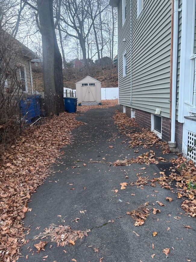 Building Photo - 318 Front St