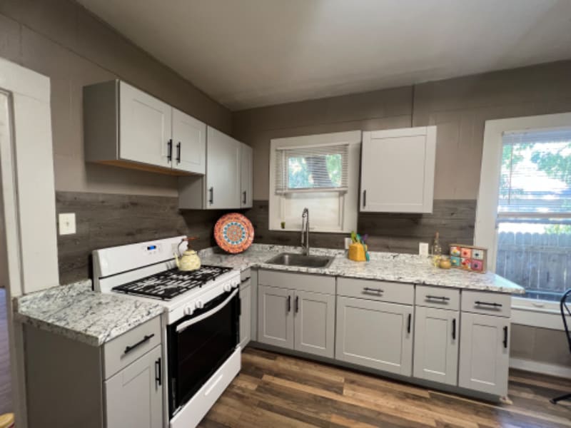 Building Photo - 521 W Ridgewood Ct