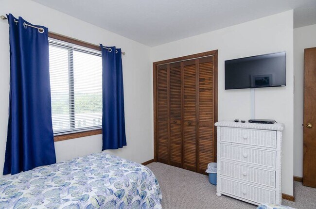 Building Photo - 1705 Sand Dollar Ct