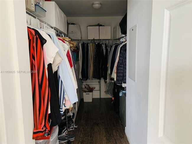 Building Photo - 8395 SW 73rd Ave