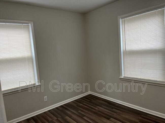 Building Photo - 4416 N Detroit Pl