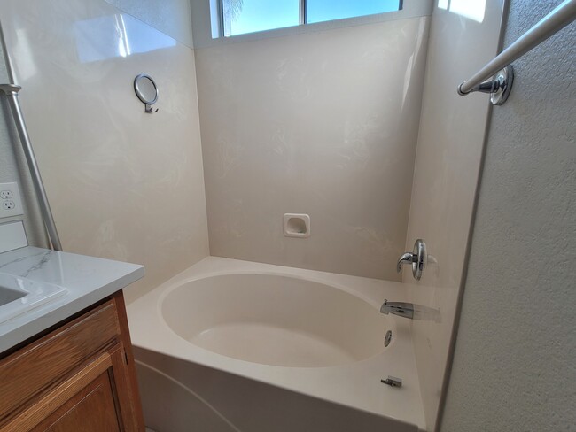 Building Photo - 8033 Horncastle Ave