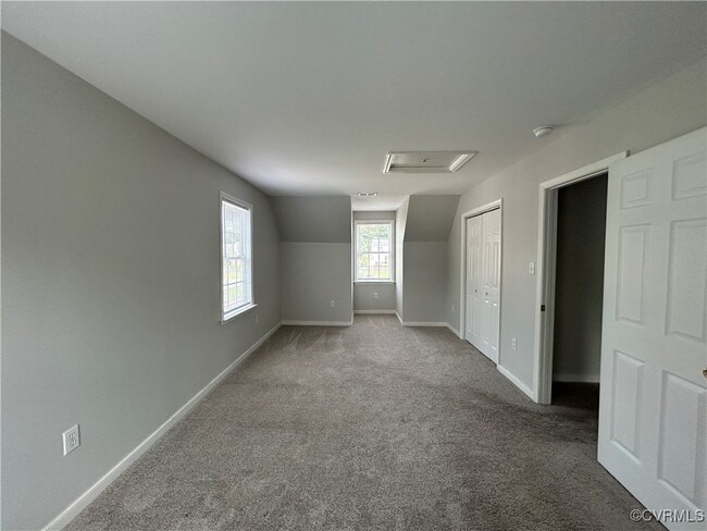 Building Photo - 317 Lake Crest Ct
