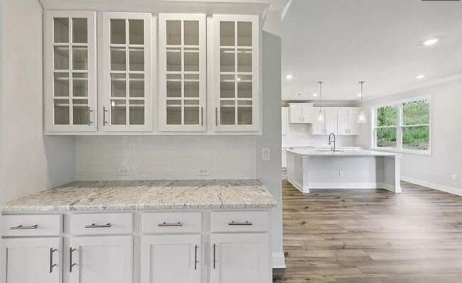 Building Photo - Welcome to Overlook at Marina Bay: Luxury and Comfort Combined