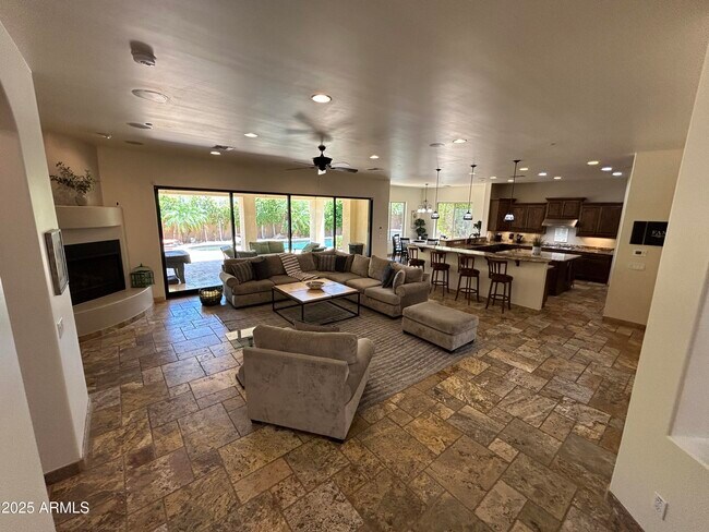 Building Photo - 5415 E Hallihan Dr