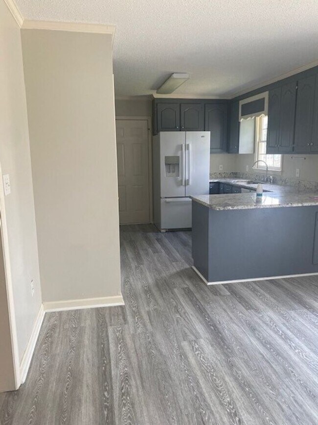 Building Photo - 105 Labonte Dr