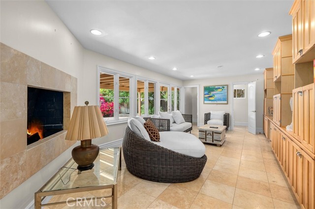 Building Photo - 2129 Palos Verdes Dr W