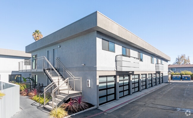 Building Photo - Innovation on Hollenbeck