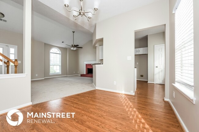 Building Photo - 6584 Planters Ct