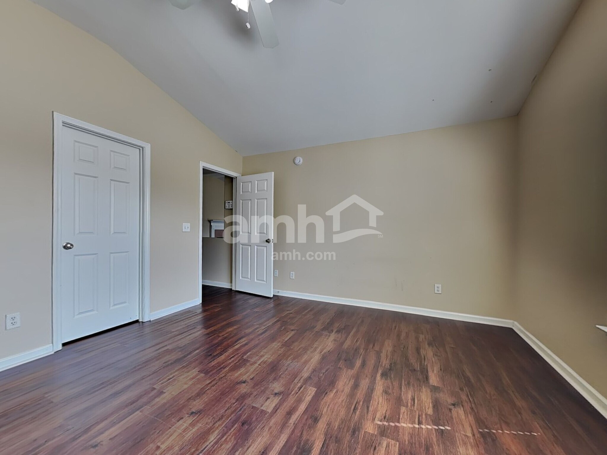 Building Photo - 117 Lakepointe Dr