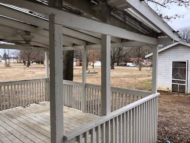Building Photo - 3 bedroom 2 bath HOME in Farmington / FARM SCHOOL DIST