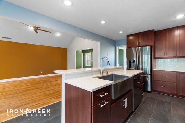 Building Photo - 49 Azalea Dr