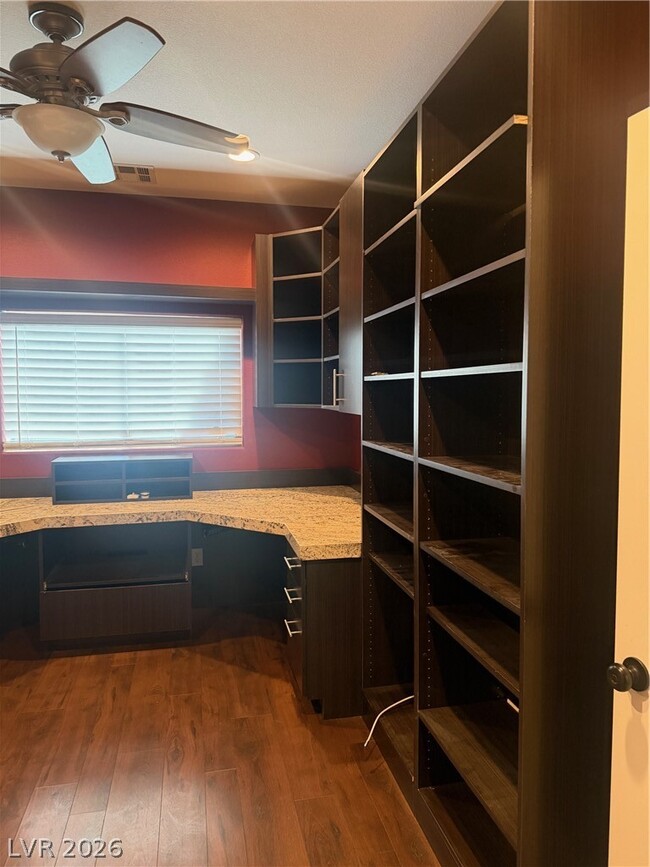 Building Photo - 10849 Wallflower Ave