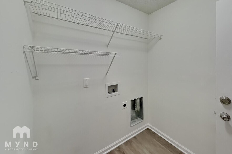 Building Photo - 6902 Kentucky Derby Dr