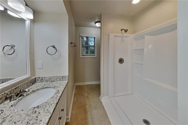 Building Photo - 3472 Erin Glen NW