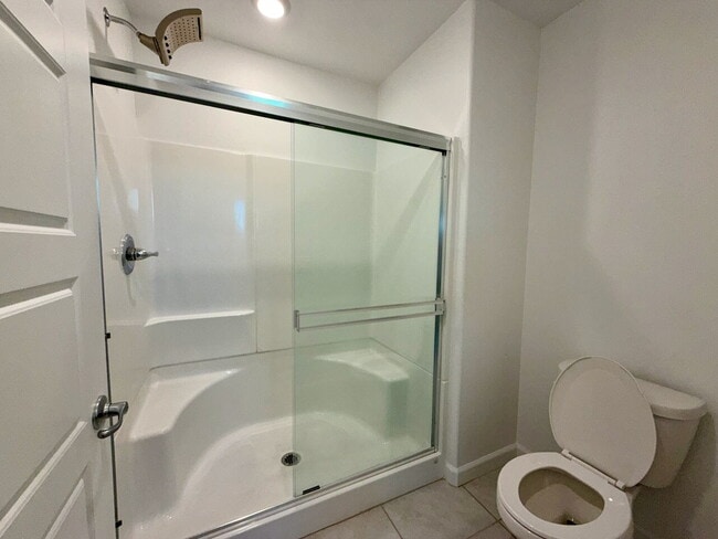 Building Photo - 3 BED 2.5 BATH 2 CAR GARAGE TOWNHOUSE FOR RENT LOCATED IN CADENCE MASTER COMMUNITY