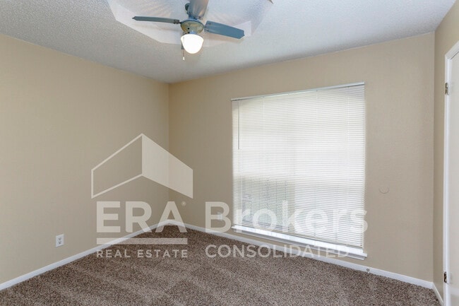 Building Photo - 2304 Sherman Dr