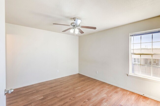 Building Photo - 2913 Starlight Dr