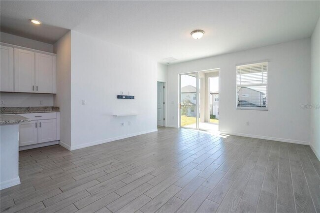 Building Photo - 2337 Treasure Hill St