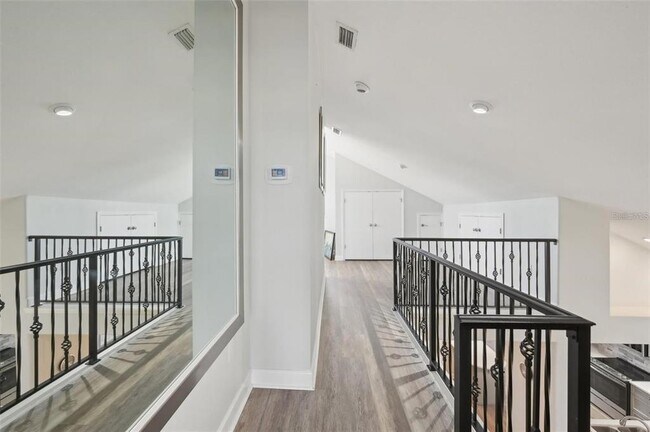 Building Photo - 515 Leffingwell Ave