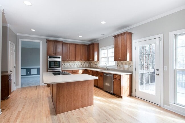 Building Photo - Beautiful 5 bedroom home in Cameron Estates!