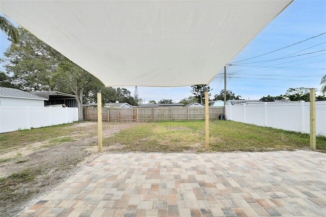 Building Photo - 4550 16th Ave N