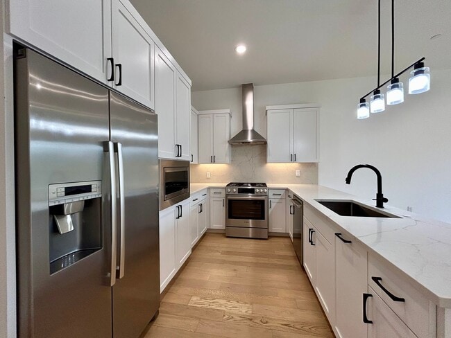 Building Photo - 4010 Clawson Rd