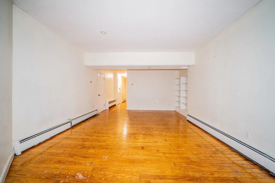 Building Photo - 1728 Beacon St