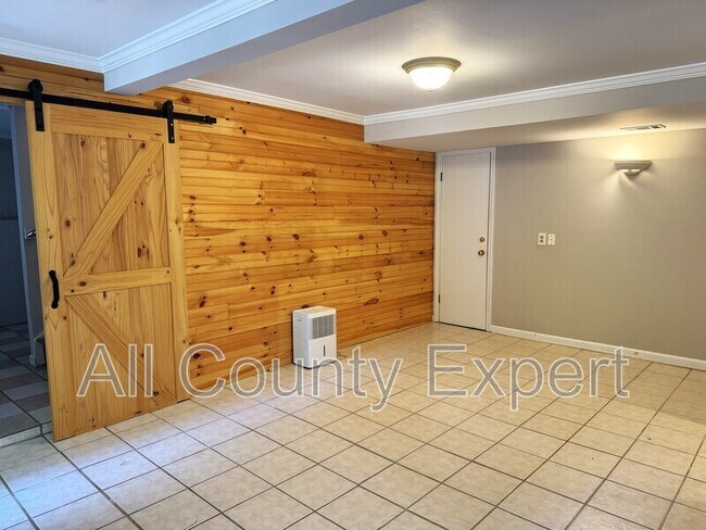 Building Photo - 9215 Long Hollow Rd