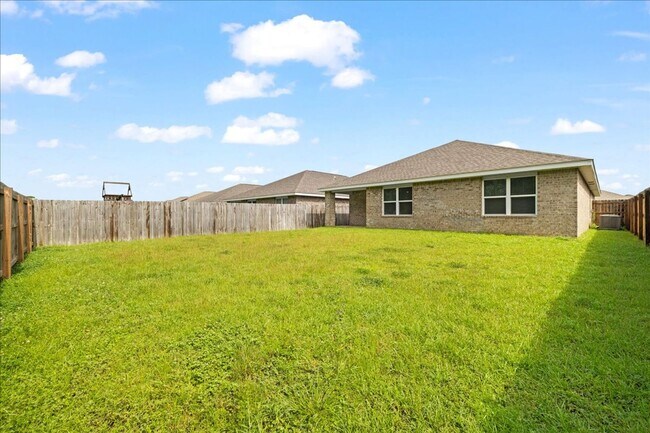 Building Photo - Home in Redstone Commons