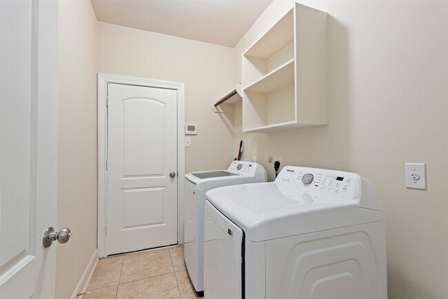 Building Photo - 5026 Gulf Stream Ln