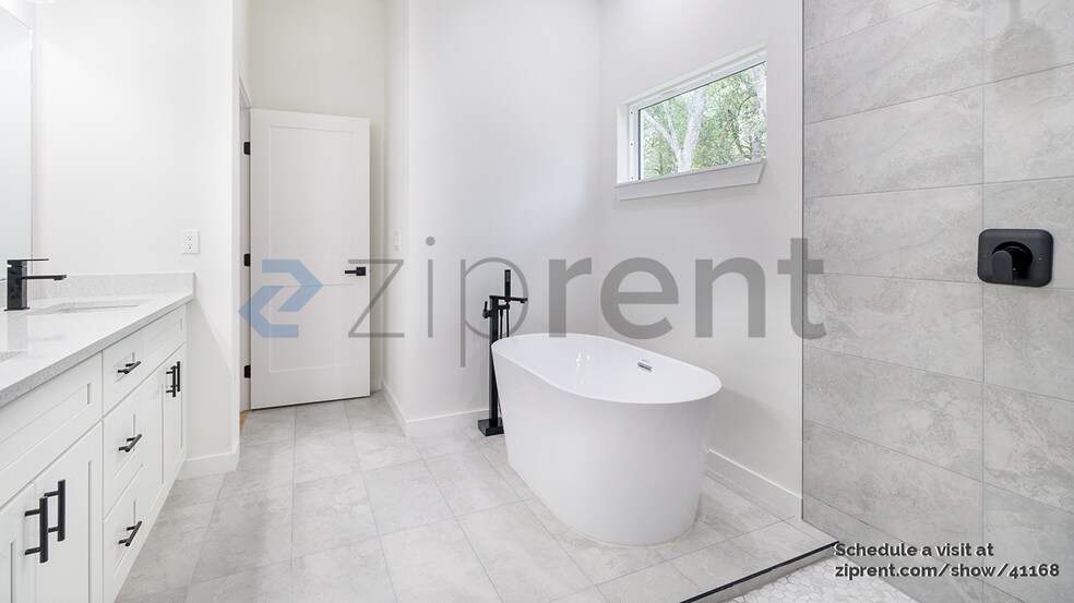 Building Photo - 8202 N Triana Dr