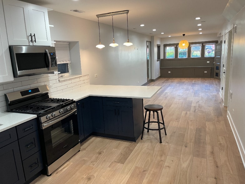 Building Photo - 4037 N St Louis Ave