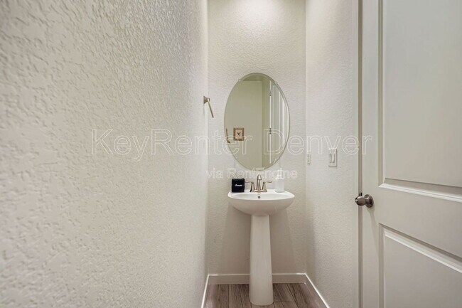 Building Photo - 17781 Fox St