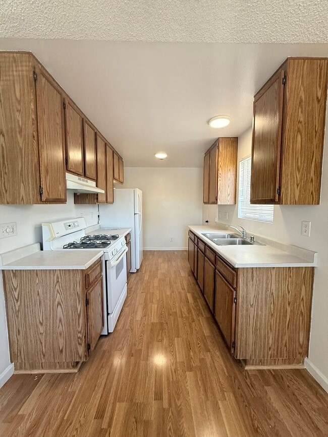 Building Photo - 55+ Beautiful Two Bed Community In Oceanside!