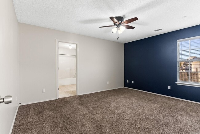 Building Photo - 10 Meadow Ridge Loop