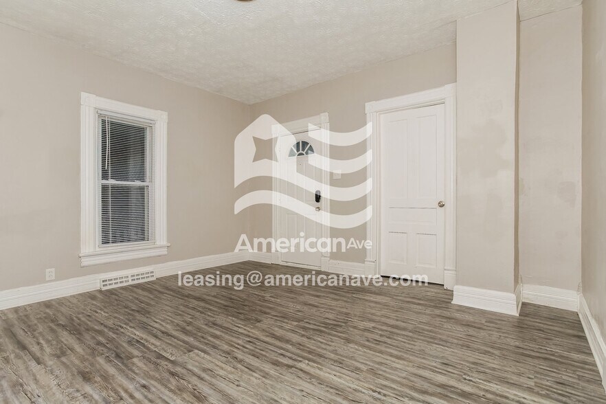 Building Photo - 833 Jefferson St