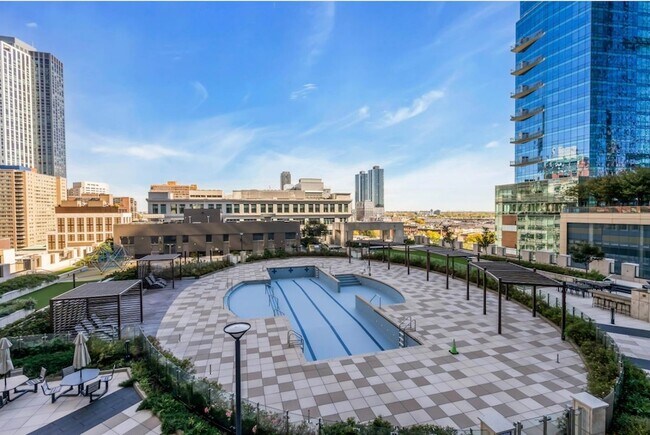 Building Photo - 99 Hudson St