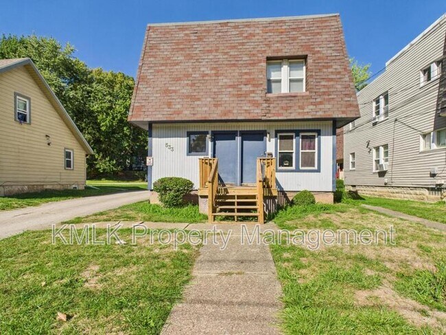 Primary Photo - 533 Gage St