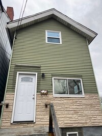 Building Photo - 4933 Yew St