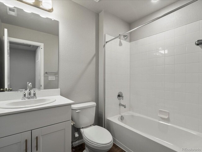 Building Photo - Brand New 3BR in the Brook at Via Varra No...