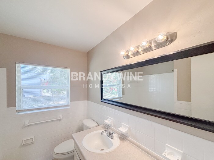 Building Photo - 318 Terrace Dr