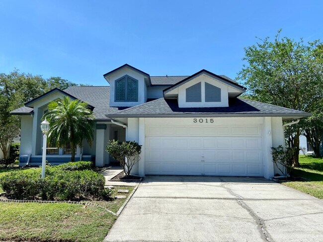 Primary Photo - 3015 Crested Cir