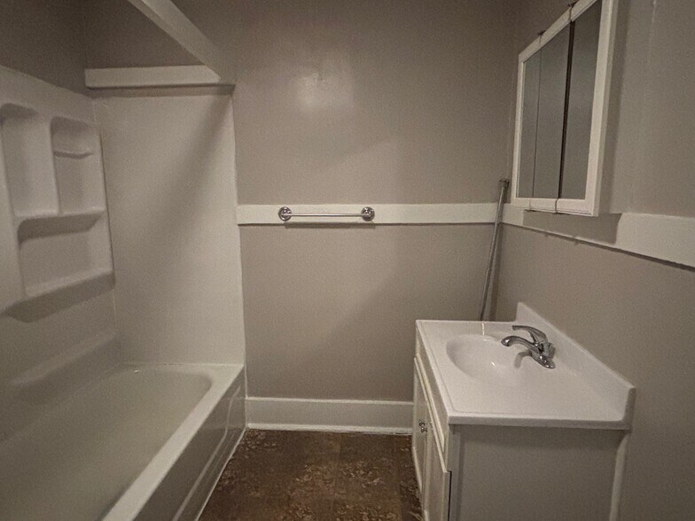 Building Photo - 201 W Bradley Ave