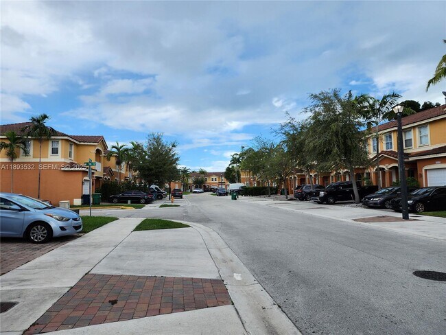 Building Photo - 10831 SW 240 Ln